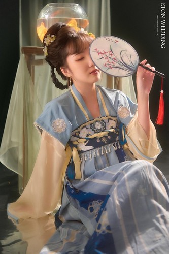 漢服婚紗推薦,婚紗工作室漢服,漢服婚紗攝影,漢服婚禮禮服,傳統漢服婚紗,時尚漢服婚紗,漢服個人寫真,漢服全家福攝影,漢服拍照,漢服寫真
